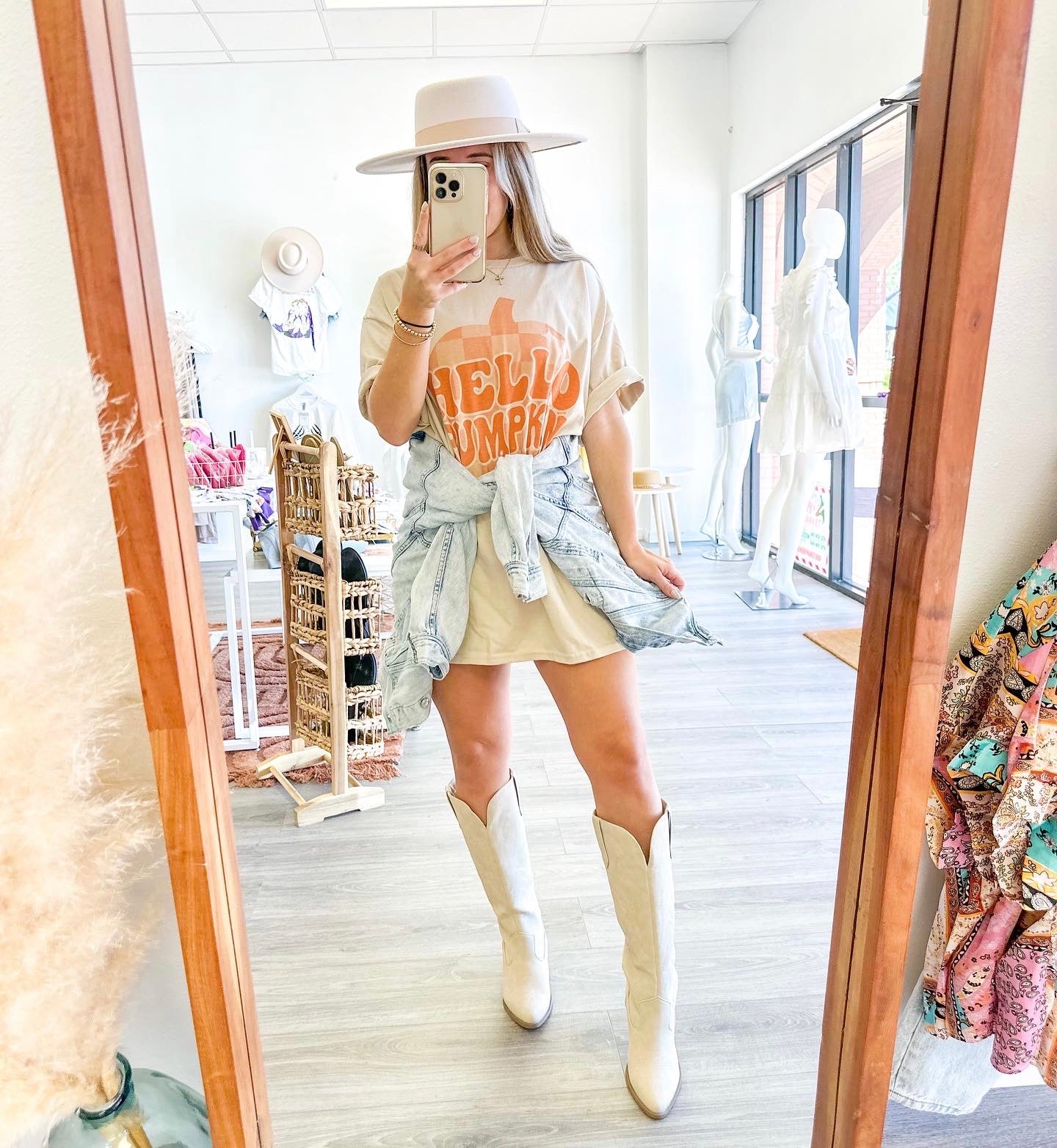 Sand Hello Pumpkin Graphic Tee